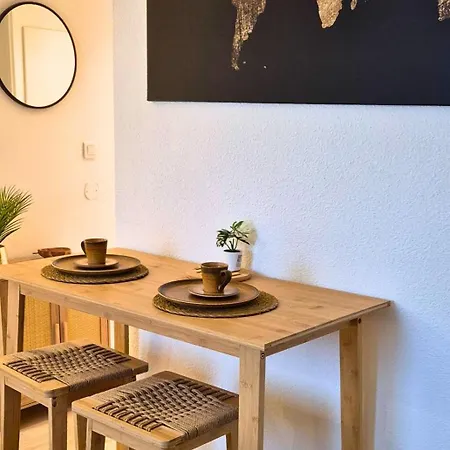 Appartement Angelique- Matelas Confort - Clim - Wifi - Gare