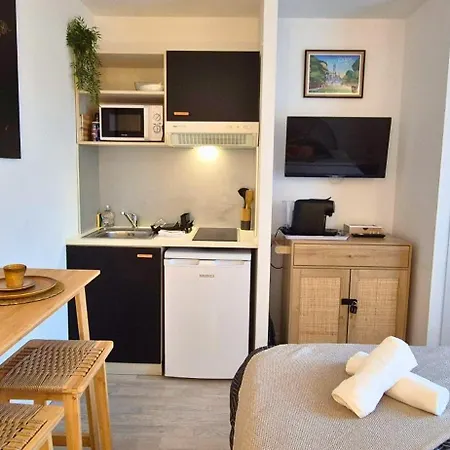 Appartement Angelique- Matelas Confort - Clim - Wifi - Gare *