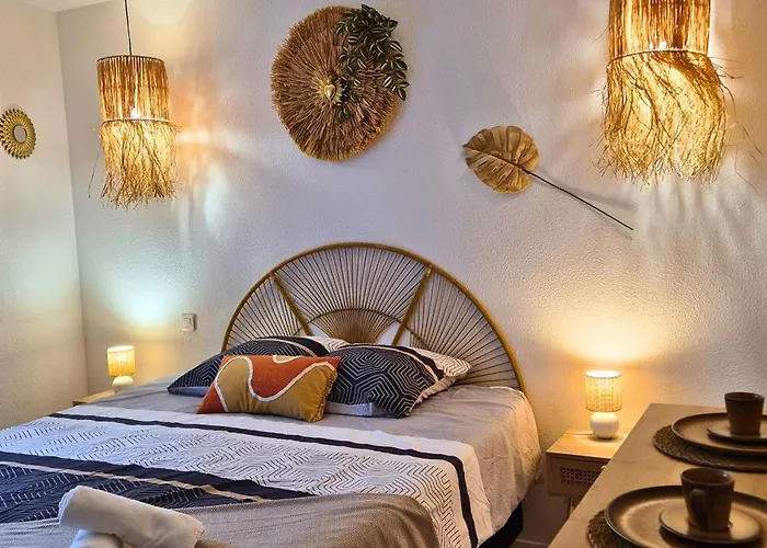 Angelique- Matelas Confort - Clim - Wifi - Gare Lägenhet